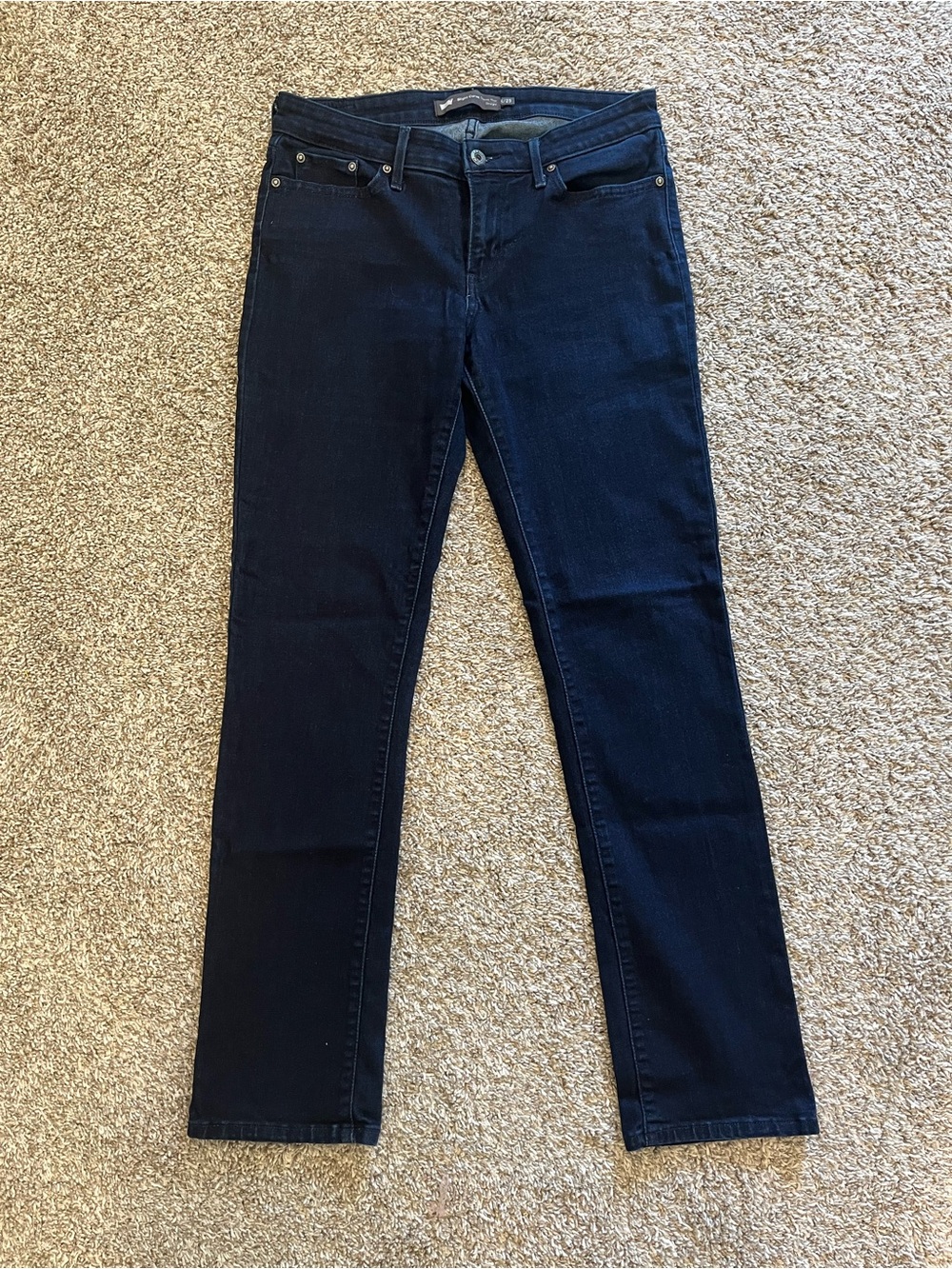 Levi's Women's Slight Curve Classic Rise Straight-Leg Jeans